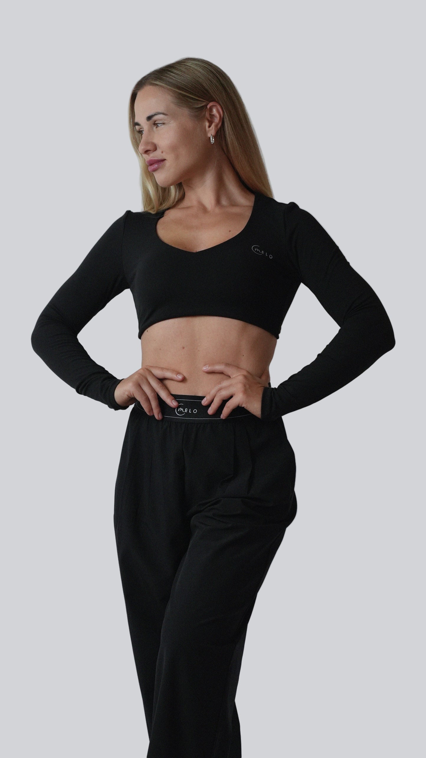 Jet Black Serène Long Sleeve Top, long sleeve layer for yoga - MELO Studio