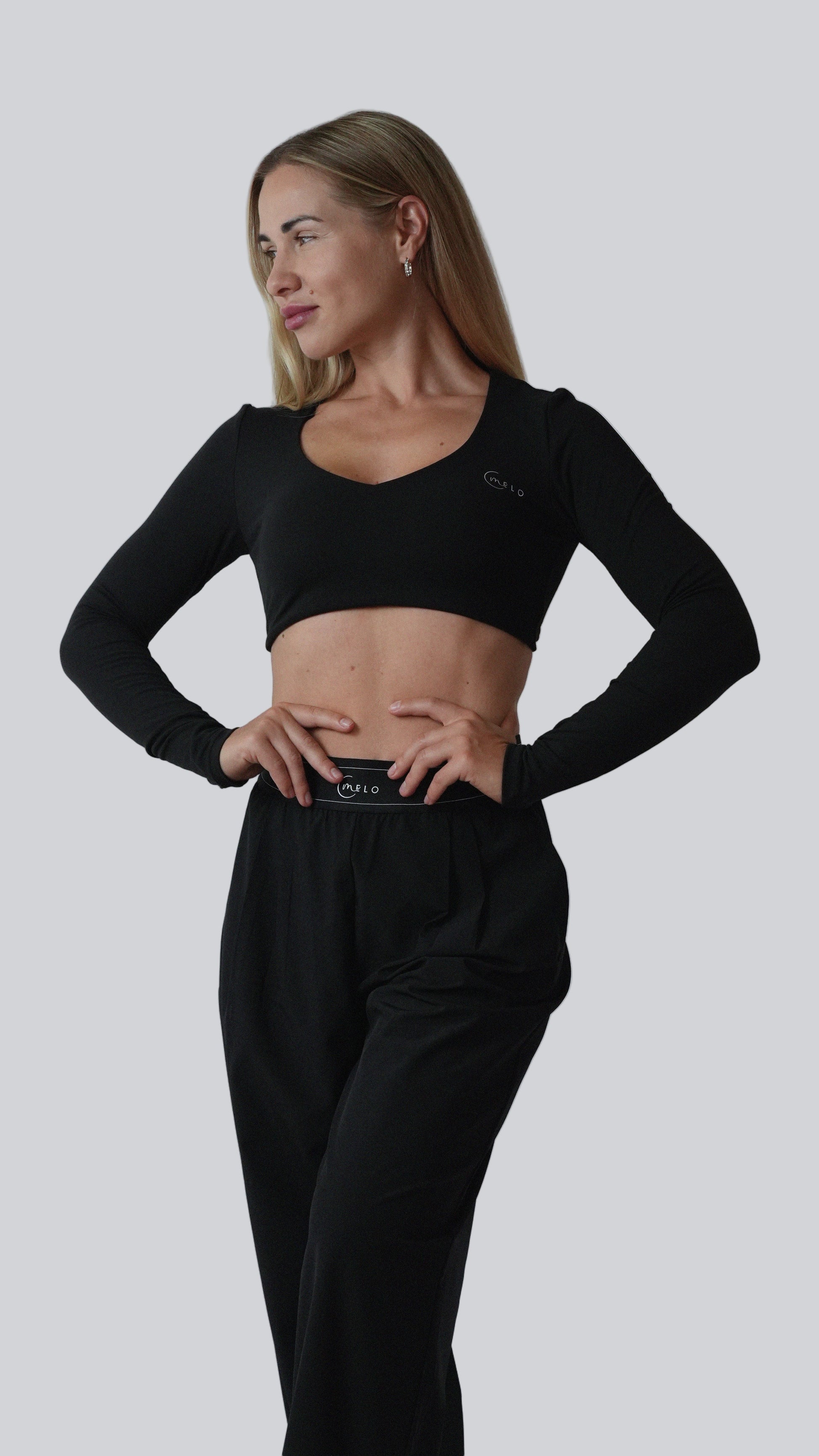 Jet Black Serène Long Sleeve Top, long sleeve layer for yoga - MELO Studio