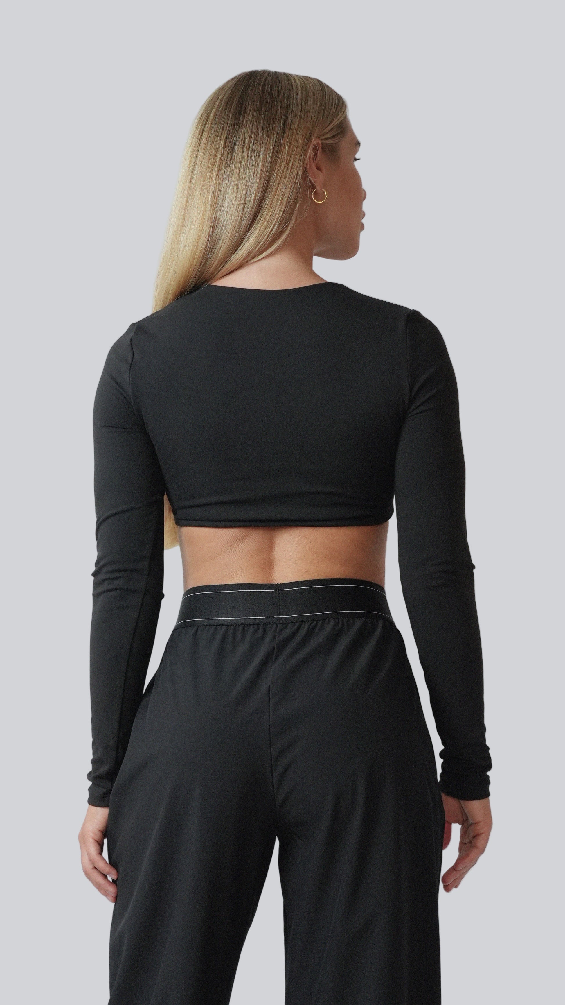 Jet Black Serène Long Sleeve Top, long sleeve layer for yoga  -  MELO Studio