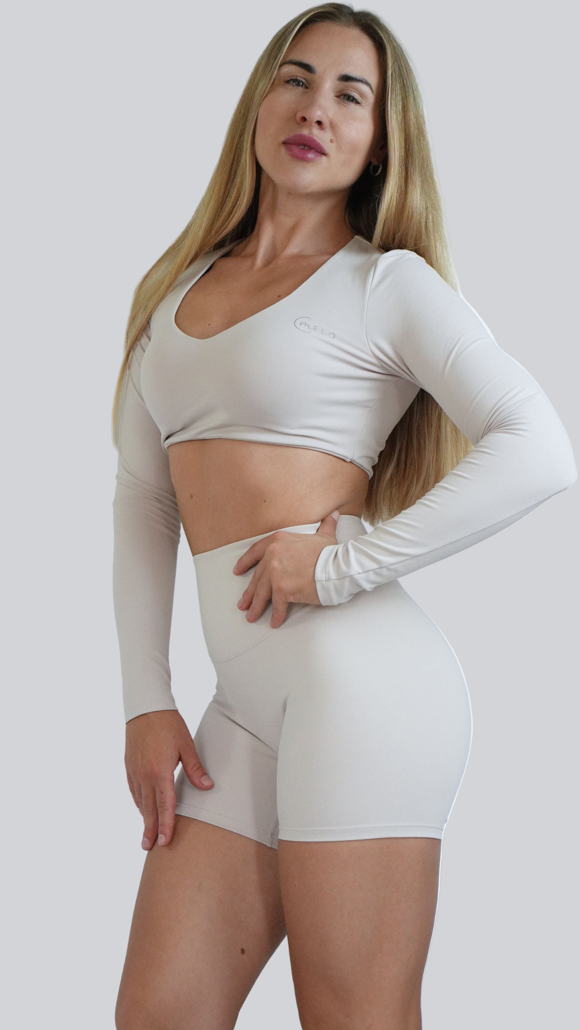 Ivory Pearl Serène Sculpt Shorts, sculpting high-riseshorts for training and Pilates - MELO Studio